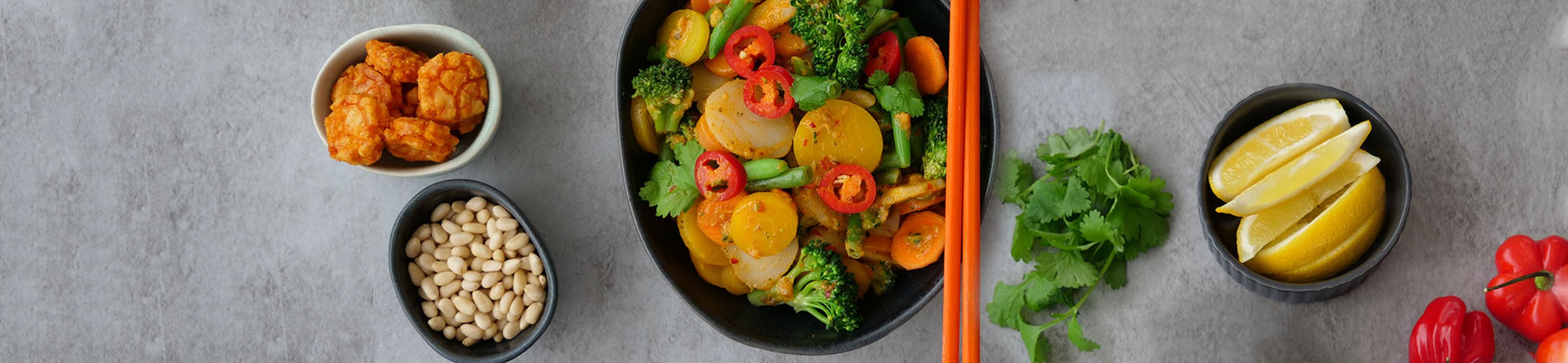 HotRedCurry_Plain2000x464_02.jpg
