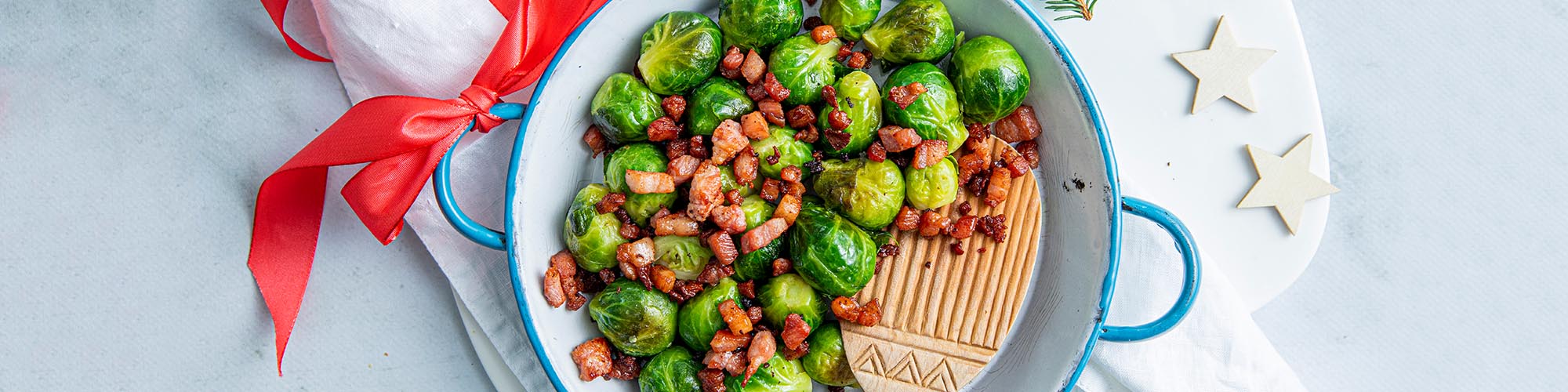 Rosenkål med bacon i gryte