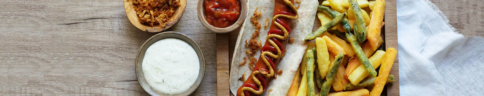 Pølse og grønnsaksfries