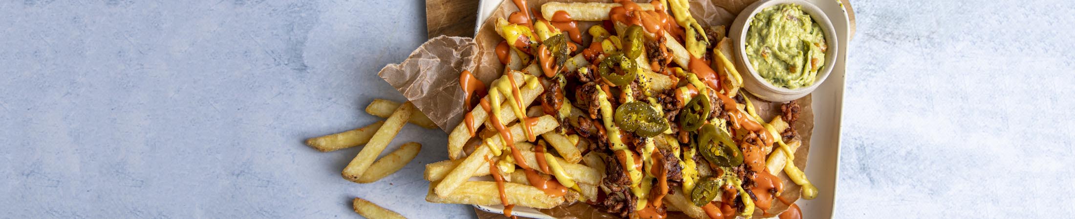 Dirty fries - med tacokjøttdeig, jalapeños og dressing