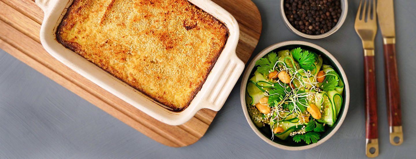 Fiskegrateng og asiatisk agurksalat