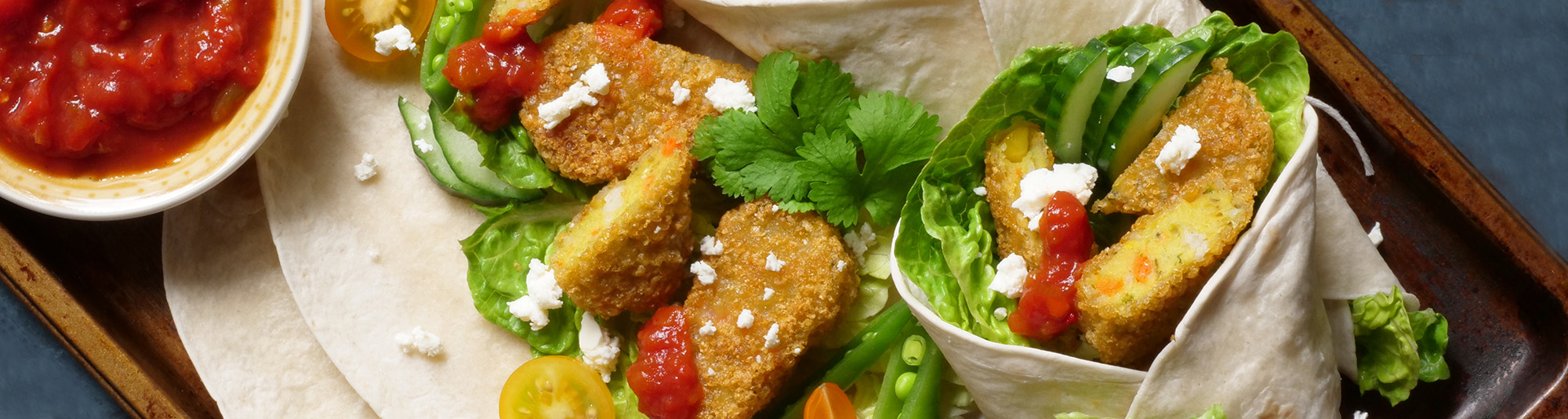 Wrap med grønnsaksnuggets, salat og salsa